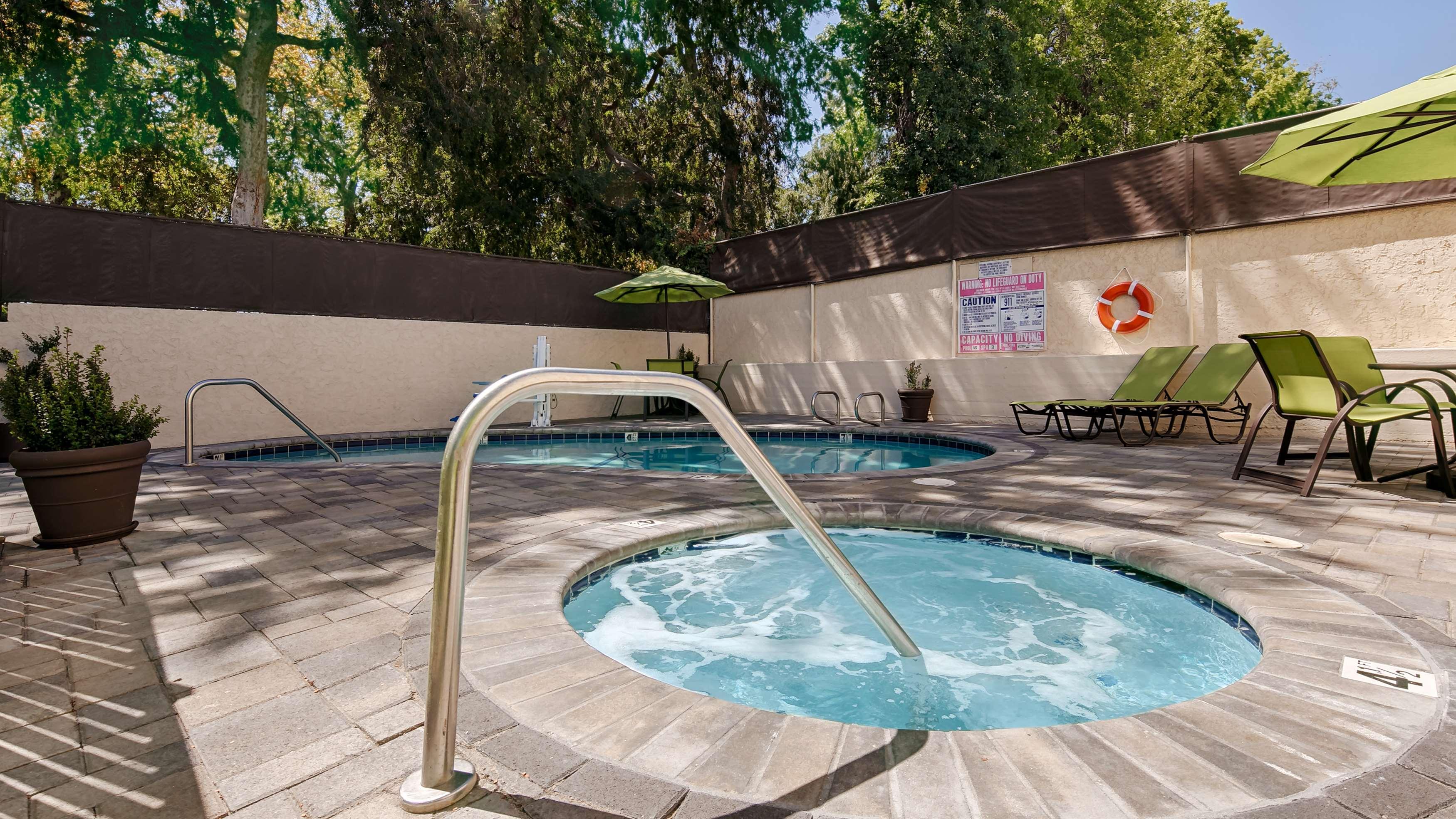 Best Western Plus Glendale Exteriér fotografie